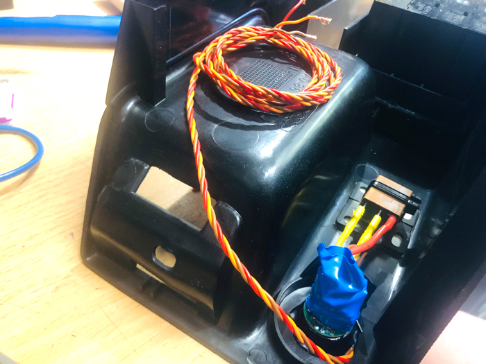 corvintaurus_audi80_b4_usb_lade_nachruesten_11.jpg