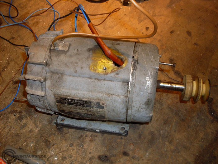 corvintaurus_eigenbau_drehbank_motor_1