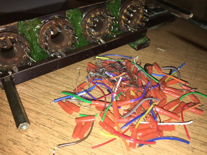 corvintaurus_reparatur_neuverdrahtung_05.jpg