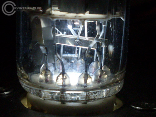 corvintaurus_roehrenverstaerker_led_beleuchtung_7