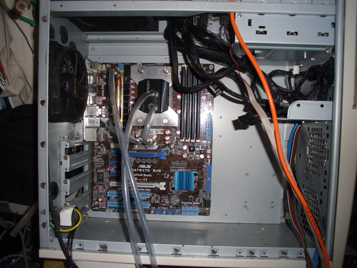 corvintaurus_amd_phenom_x4_955_abschliessende_bilder_08.jpg