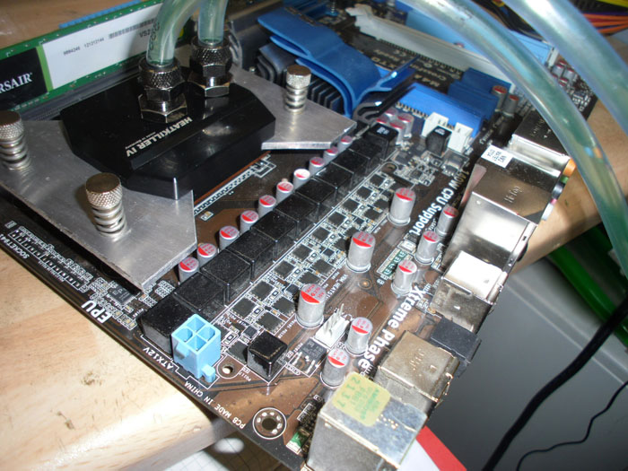 corvintaurus_amd_phenom_x4_955_chipsatz_kuehler_02