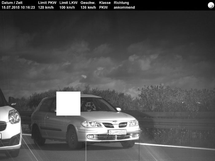 corvintaurus_blitzerfoto_nissan_almera_136.JPG