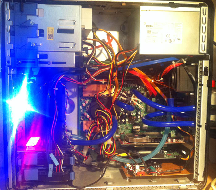corvintaurus_delphi_ddc_laing_12V_wasserkuehlung.jpg